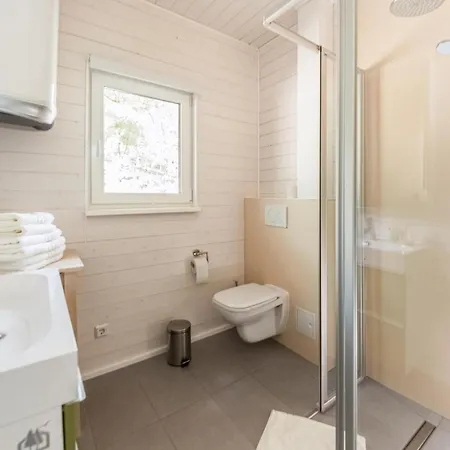 Stunning Home In Ruhla With Wifi * 룰라